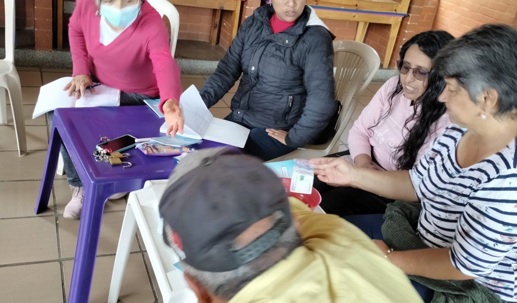 Sesión grupo de ahorro y crédito