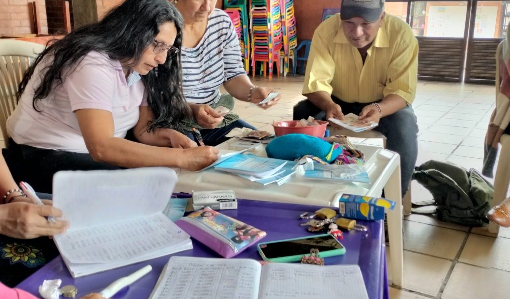 Sesión grupo de ahorro y crédito