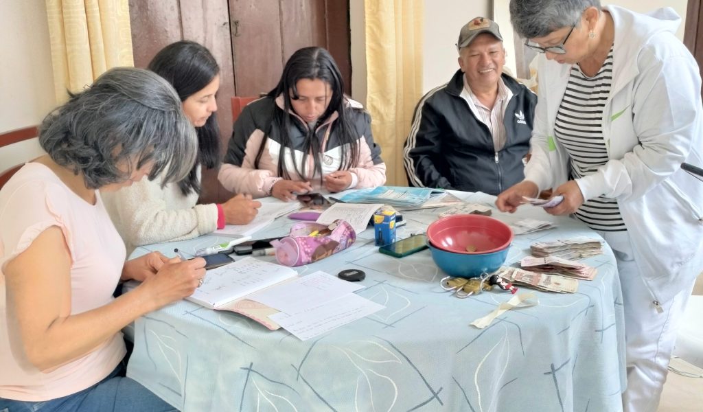 Sesión grupo de ahorro y crédito